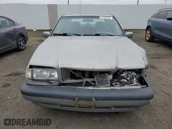 1996 Volvo S70 с VIN YV1LS5542T2274433, выставлен на аукционе Copart как лот 41997065 с пробегом 88 757 миль миль и Списание • Salvage title. История ставок и продаж доступна на DreamBid. Изображение 5.