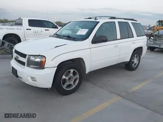 2008 Chevrolet TrailBlazer LT w/3LT with VIN 1GNDS13S882156793, listed as a IAAI auction lot 41833417 with 165,861 mi miles. Bid and sale history available at carsss.com. Image 2.