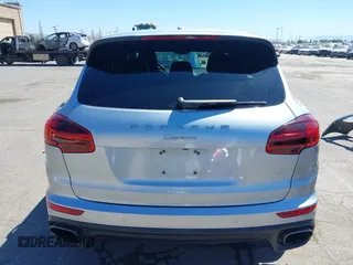 2016 Porsche Cayenne z VIN WP1AA2A24GKA36266, wystawiony jako IAAI lot #41857643 z przebiegiem 109 507 mil mil oraz . Historia ofert i sprzedaży dostępna na DreamBid. Obrazek 17.