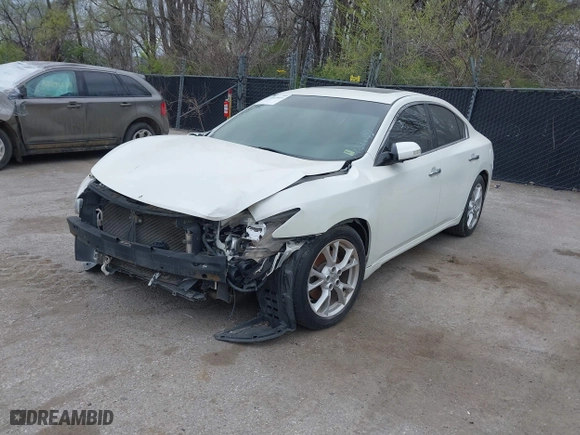 2014 Nissan Maxima 3.5 SV w/Sport Pkg with VIN 1N4AA5AP1EC443571, listed as a IAAI auction lot 39045854 with 121,838 mi miles. Bid and sale history available at carsss.com. Image 2.