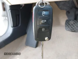 2013 Volkswagen Jetta TDI w/Premium/Nav с VIN 3VWLL7AJ2DM203802, выставлен на аукционе IAAI как лот 42311963 с пробегом 136 099 миль миль и . История ставок и продаж доступна на DreamBid. Изображение 11.