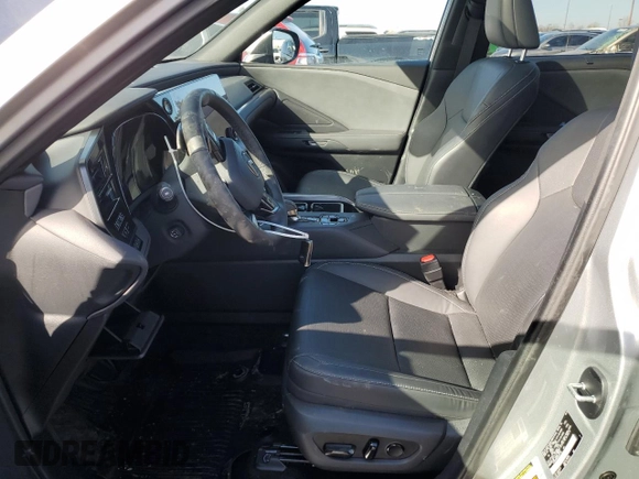 2024 Lexus TX 350 z VIN 5TDAAAB66RS012110, wystawiony jako Copart lot #43946225 z przebiegiem 10 212 mil mil oraz Szkoda całkowita • Salvage title. Historia ofert i sprzedaży dostępna na DreamBid. Obrazek 7.