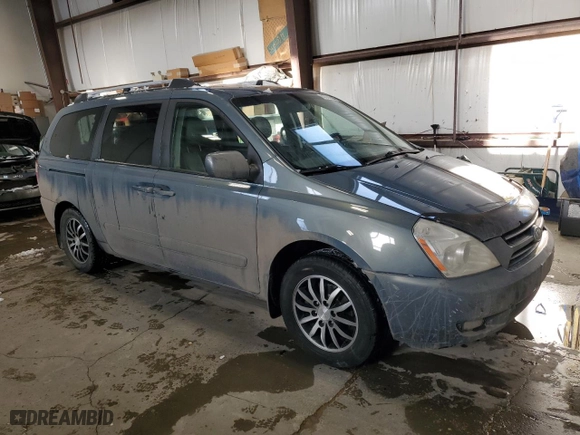 2007 Kia Sedona EX with VIN KNDMB233876128099, listed as a Copart auction lot 83996824 with 261,927 mi miles and Salvage Title. Bid and sale history available at carsss.com. Image 4.