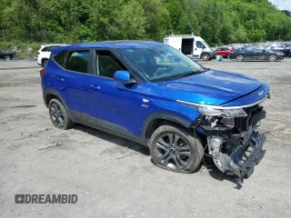 2023 Kia Seltos LX z VIN KNDEPCAA3P7428186, wystawiony jako Copart lot #56299225 z przebiegiem Nie podano mil oraz Szkoda całkowita • Salvage title. Historia ofert i sprzedaży dostępna na DreamBid. Obrazek 4.