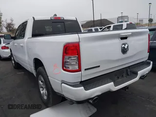 2022 Ram 1500 Big Horn z VIN 1C6RREMT6NN464202, wystawiony jako IAAI lot #42153905 z przebiegiem 34 316 mil mil oraz . Historia ofert i sprzedaży dostępna na DreamBid. Obrazek 3.