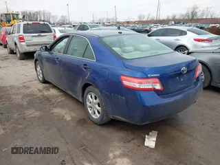 2011 Toyota Camry LE z VIN 4T4BF3EK7BR140000, wystawiony jako IAAI lot #41677891 z przebiegiem 171 718 mil mil oraz . Historia ofert i sprzedaży dostępna na DreamBid. Obrazek 3.