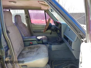 1996 Jeep Cherokee SE z VIN 1J4FJ28S2TL128682, wystawiony jako IAAI lot #41752453 z przebiegiem 270 167 mil mil oraz . Historia ofert i sprzedaży dostępna na DreamBid. Obrazek 5.