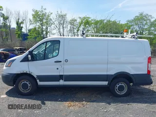 2016 Ford Transit Cargo z VIN 1FTYR1YM0GKB55605, wystawiony jako IAAI lot #42211489 z przebiegiem Nie podano mil oraz . Historia ofert i sprzedaży dostępna na DreamBid. Obrazek 14.