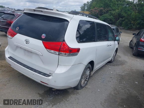 2012 Toyota Sienna XLE AAS с VIN 5TDYK3DC8CS177335, выставлен на аукционе IAAI как лот 42529501 с пробегом 215 170 миль миль и . История ставок и продаж доступна на DreamBid. Изображение 4.