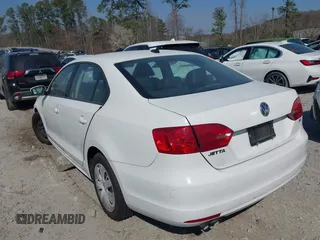 2014 Volkswagen Jetta Sedan SE w/Connectivity/Sunroof PZEV with VIN 3VWD17AJ5EM240340, listed as a IAAI auction lot 41787939 with 173,643 mi miles. Bid and sale history available at carsss.com. Image 3.