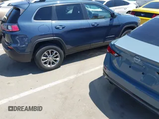 2020 Jeep Cherokee Latitude Plus z VIN 1C4PJMLB2LD616974, wystawiony jako IAAI lot #42164598 z przebiegiem 52 361 mil mil oraz . Historia ofert i sprzedaży dostępna na DreamBid. Obrazek 13.
