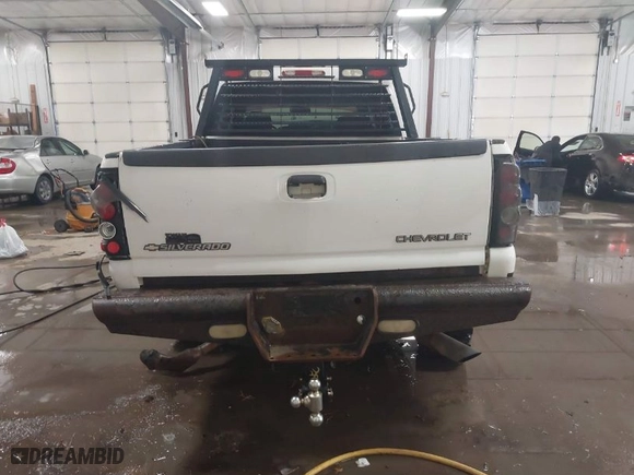 2003 Chevrolet Silverado 2500HD LS with VIN 1GCHK23U13F258343, listed as a IAAI auction lot 41288585 with 299,594 mi miles. Bid and sale history available at carsss.com. Image 16.