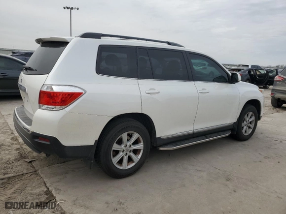 2013 Toyota Highlander with VIN 5TDZK3EH7DS118003, listed as a Copart auction lot 47138505 with 109,021 mi miles and Salvage Title. Bid and sale history available at carsss.com. Image 3.