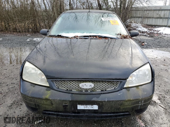 2007 Ford Focus S with VIN 1FAFP31N87W345162, listed as a Copart auction lot 44244185 with 136,207 mi miles and Clean Title. Bid and sale history available at DreamBid. Image 5.