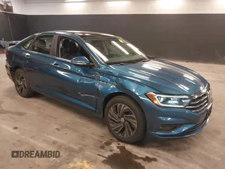 2019 Volkswagen Jetta SEL Premium z VIN 3VWGB7BU1KM184198, wystawiony jako IAAI lot #42628256 z przebiegiem 48 800 mil mil oraz . Historia ofert i sprzedaży dostępna na DreamBid. Obrazek 1.