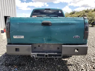 2005 Ford F-250 XL z VIN 1FTSX20P45EC42118, wystawiony jako Copart lot #56605955 z przebiegiem 243 932 mil mil oraz Szkoda całkowita • Salvage title. Historia ofert i sprzedaży dostępna na DreamBid. Obrazek 6.