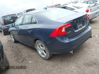 2012 Volvo S60 T5 z VIN YV1622FS9C2105289, wystawiony jako IAAI lot #42130176 z przebiegiem 108 883 mil mil oraz . Historia ofert i sprzedaży dostępna na DreamBid. Obrazek 3.
