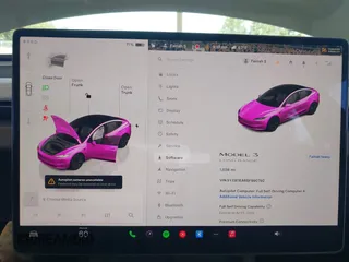 2025 Tesla Model 3 Long Range z VIN 5YJ3E1EA6SF990792, wystawiony jako IAAI lot #42713456 z przebiegiem 1 038 mil mil oraz . Historia ofert i sprzedaży dostępna na DreamBid. Obrazek 7.