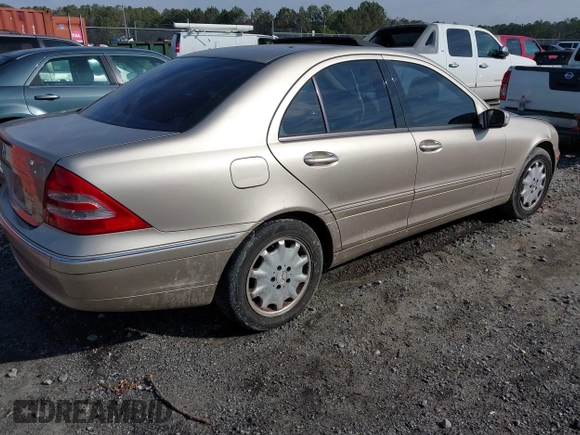 2003 Mercedes-Benz C 240 z VIN WDBRF61J03F336599, wystawiony jako IAAI lot #41435643 z przebiegiem Nie podano mil oraz . Historia ofert i sprzedaży dostępna na DreamBid. Obrazek 4.