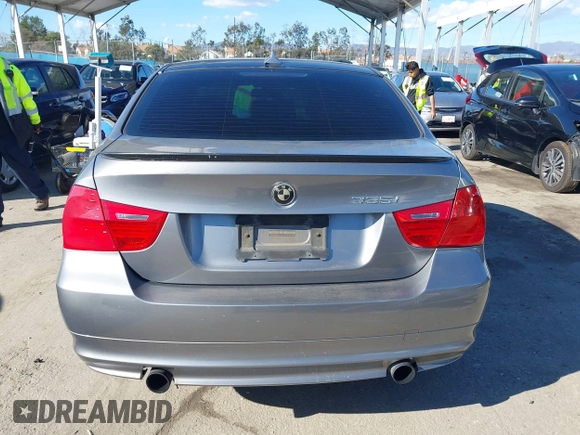 2011 BMW 3 Series 335i xDrive с VIN WBAPL5C54BA916829, выставлен на аукционе IAAI как лот 41760447 с пробегом 133 057 миль миль и . История ставок и продаж доступна на DreamBid. Изображение 16.