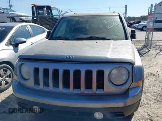 2014 Jeep Patriot Sport with VIN 1C4NJPBBXED757823, listed as a IAAI auction lot 41839740 with 186,218 mi miles and . Bid and sale history available at carsss.com. Image 6.