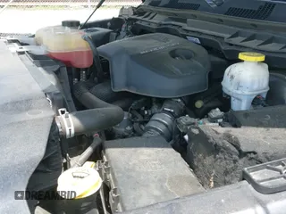 2019 Ram 1500 Tradesman z VIN 1C6RR7SM1KS696999, wystawiony jako IAAI lot #42276178 z przebiegiem 69 306 mil mil oraz . Historia ofert i sprzedaży dostępna na DreamBid. Obrazek 19.