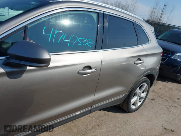 2016 Lincoln MKC Premier with VIN 5LMCJ1D98GUJ21055, listed as a IAAI auction lot 41747502 with 101,956 mi miles and . Bid and sale history available at DreamBid. Image 15.