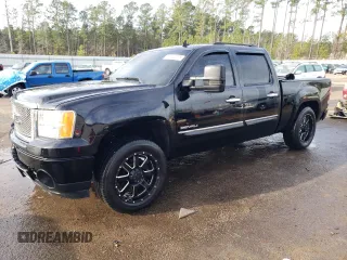 2007 GMC Sierra Denali z VIN 2GTEK638871647619, wystawiony jako Copart lot #87850375 z przebiegiem 158 019 mil mil oraz Szkody całkowita. Historia ofert i sprzedaży dostępna na DreamBid. Obrazek 1.
