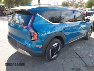 2024 Kia EV9 Wind z VIN KNDAFFS5XR6035878, wystawiony jako IAAI lot #41507204 z przebiegiem 3 364 mil mil oraz . Historia ofert i sprzedaży dostępna na DreamBid. Obrazek 4.