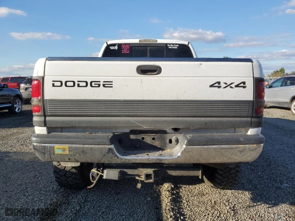 1998 Dodge Ram 1500 with VIN 3B7HF13Y5WG178306, listed as a Copart auction lot 72273924 with 275,313 mi miles and Salvage Title. Bid and sale history available at carsss.com. Image 6.