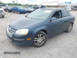 2006 Volkswagen Jetta 2.5L with VIN 3VWSF71KX6M764117, listed as a IAAI auction lot 42624279 with 179,291 mi miles and . Bid and sale history available at DreamBid. Image 2.