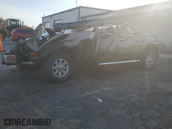 2012 GMC Sierra 2500HD SLE z VIN 1GT220CG3CZ242759, wystawiony jako Copart lot #75913154 z przebiegiem 136 036 mil mil oraz Nie do naprawy • Non repairable. Historia ofert i sprzedaży dostępna na DreamBid. Obrazek 3.