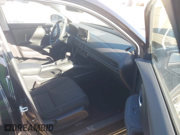 2024 Honda HR-V LX with VIN 3CZRZ2H39RM735314, listed as a IAAI auction lot 41871111 with 11,087 mi miles and . Bid and sale history available at DreamBid. Image 5.