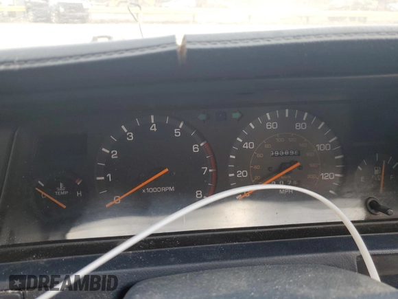 1989 Toyota Camry z VIN 4T1SV22E0KU032677, wystawiony jako Copart lot #46308555 z przebiegiem 993 896 mil mil oraz Czysty tytuł • Clean title. Historia ofert i sprzedaży dostępna na DreamBid. Obrazek 9.