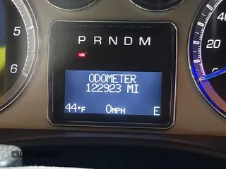 2013 Cadillac Escalade Premium z VIN 1GYS4CEFXDR209348, wystawiony jako IAAI lot #42314700 z przebiegiem 122 923 mil mil oraz . Historia ofert i sprzedaży dostępna na DreamBid. Obrazek 15.