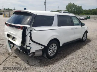 2024 Kia Carnival LX with VIN KNDNB4H38R6398560, listed as a Copart auction lot 58257774 with 4,671 mi miles and Salvage Title. Bid and sale history available at carsss.com. Image 3.