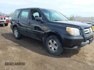 2007 Honda Pilot LX with VIN 5FNYF28117B044692, listed as a IAAI auction lot 42081205 with 173,744 mi miles. Bid and sale history available at carsss.com. Image 1.