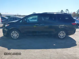2017 Toyota Sienna XLE Auto Access Seat with VIN 5TDYZ3DC0HS833692, listed as a IAAI auction lot 41810308 with 112,806 mi miles. Bid and sale history available at carsss.com. Image 14.