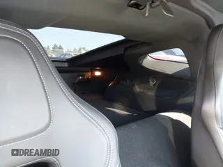 2017 Chevrolet Corvette 1LT z VIN 1G1YA2D71H5103681, wystawiony jako IAAI lot #42302548 z przebiegiem 69 557 mil mil oraz . Historia ofert i sprzedaży dostępna na DreamBid. Obrazek 8.