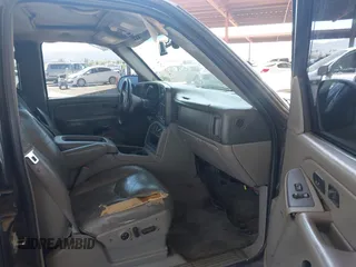 2005 Chevrolet Tahoe LS z VIN 1GNEK13T85J120343, wystawiony jako IAAI lot #42059003 z przebiegiem 244 834 mil mil oraz . Historia ofert i sprzedaży dostępna na DreamBid. Obrazek 5.