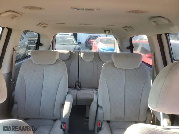 2008 Hyundai Entourage GLS with VIN KNDMC233486049592, listed as a Copart auction lot 47755765 with 201,802 mi miles and Salvage Title. Bid and sale history available at carsss.com. Image 10.