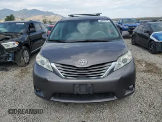 2013 Toyota Sienna XLE z VIN 5TDDK3DC8DS069085, wystawiony jako Copart lot #62768235 z przebiegiem 140 242 mil mil oraz Szkoda całkowita • Salvage title. Historia ofert i sprzedaży dostępna na DreamBid. Obrazek 5.