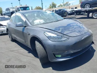 2023 Tesla Model 3 z VIN 5YJ3E1EA8PF615722, wystawiony jako IAAI lot #42623767 z przebiegiem 37 511 mil mil oraz . Historia ofert i sprzedaży dostępna na DreamBid. Obrazek 1.