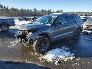 2023 Ford Explorer ST with VIN 1FM5K8GC7PGC12499, listed as a Copart auction lot 43004895 with 9,485 mi miles and Salvage Title. Bid and sale history available at carsss.com. Image 1.