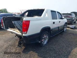 2003 Chevrolet Avalanche with VIN 3GNEC13T93G320904, listed as a IAAI auction lot 42402192 with 140,728 mi miles and . Bid and sale history available at DreamBid. Image 4.