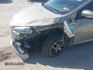 2015 Ford Focus SE with VIN 1FADP3F24FL260387, listed as a IAAI auction lot 41990194 with 80,673 mi miles. Bid and sale history available at carsss.com. Image 6.