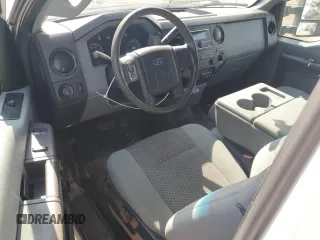 2011 Ford F-250 XL z VIN 1FT7X2BTXBEC55936, wystawiony jako Copart lot #61014275 z przebiegiem 199 882 mil mil oraz Czysty tytuł • Clean title. Historia ofert i sprzedaży dostępna na DreamBid. Obrazek 8.