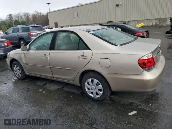 2005 Toyota Camry STD z VIN 4T1BE32K55U629355, wystawiony jako Copart lot #82282494 z przebiegiem 297 925 mil mil oraz Czysty tytuł • Clean title. Historia ofert i sprzedaży dostępna na DreamBid. Obrazek 2.