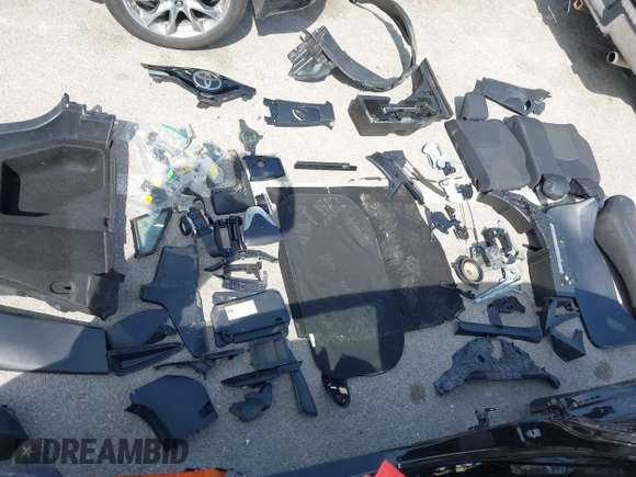 2018 Toyota C-HR XLE с VIN NMTKHMBX2JR016619, выставлен на аукционе IAAI как лот 41920426 с пробегом 95 627 миль миль и . История ставок и продаж доступна на DreamBid. Изображение 18.