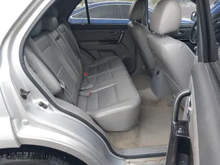 2007 Kia Sorento EX with VIN KNDJC736875707980, listed as a IAAI auction lot 42050535 with 209,126 mi miles. Bid and sale history available at carsss.com. Image 8.